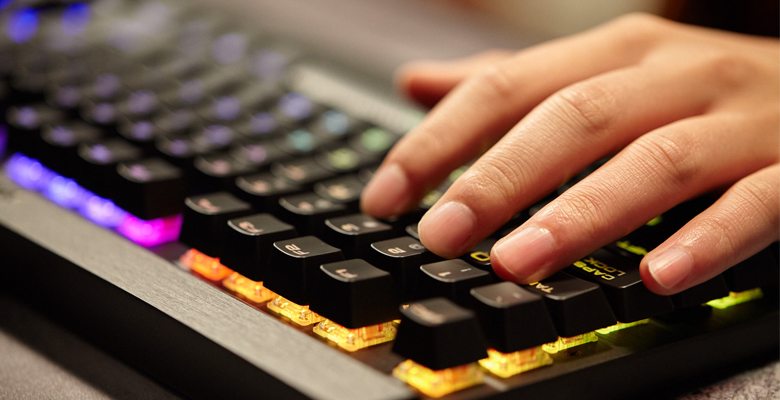 CORSAIR anuncia una nueva gama de teclados mecánicos LUX