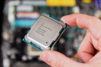Intel podría lanzar una CPU de 12 núcleos en respuesta a Ryzen