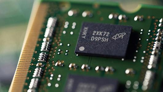 Se contamina una fabrica de memorias DRAM, aumentará su precio
